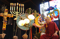 «Наводя мосты: беседы религиозных лидеров с Далай-ламой»