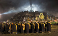 Весак (2011-05-17): День рождения, просветления и ухода в Нирвану Будды