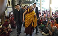 Далай-лама призвал мирян к состраданию
